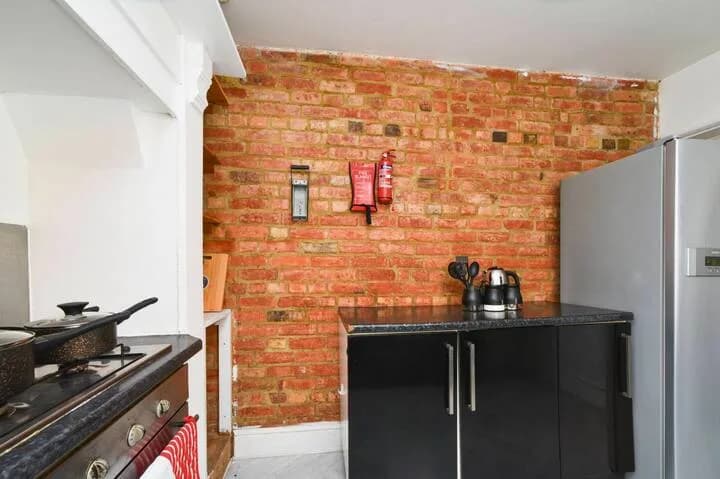 Cooker and kitchen storage