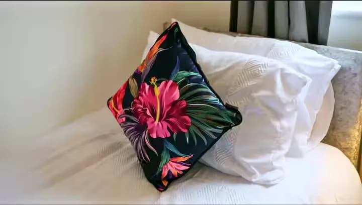 Single bed detail